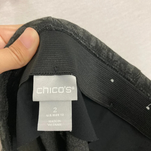 Chico's Black Gray Geometric Print Stretch Slim Leg Pull-on Ankle Pants size 12 - Picture 2 of 10